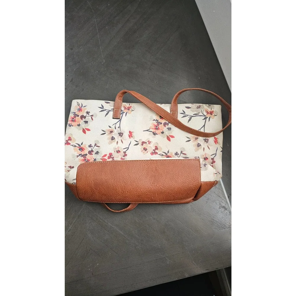 B.O.C BOC floral‎ leather purse